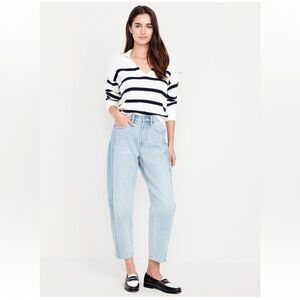 OLD NAVY BARREL JEANS